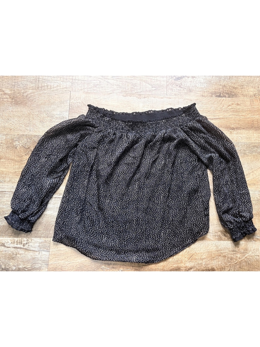 White House Black Market Women's XL Black and White Off-Shoulder Blouse